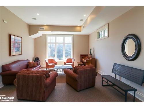 302-27 Beaver Street, Thornbury, ON - Indoor Photo Showing Living Room