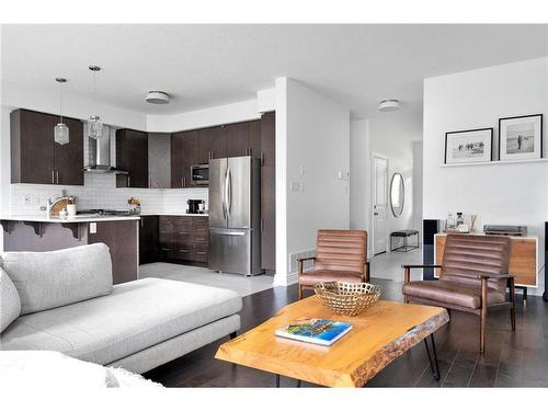 101 Garbutt Crescent, Collingwood, ON - Indoor Photo Showing Living Room