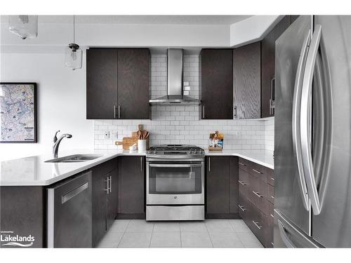 101 Garbutt Crescent, Collingwood, ON - Indoor Photo Showing Kitchen With Stainless Steel Kitchen With Upgraded Kitchen