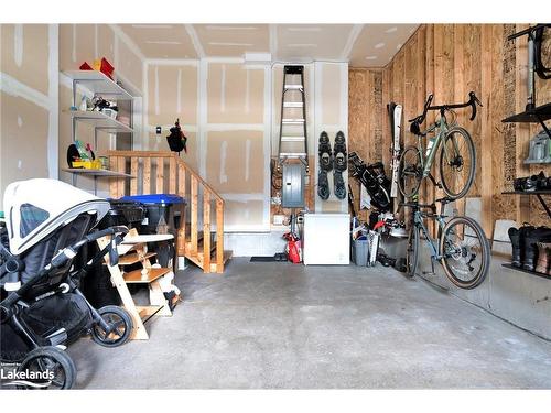 101 Garbutt Crescent, Collingwood, ON - Indoor Photo Showing Garage