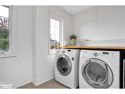 101 Garbutt Crescent, Collingwood, ON - Indoor Photo Showing Laundry Room