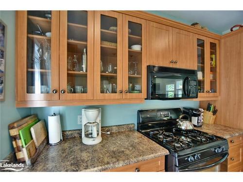 21 47Th Street N, Wasaga Beach, ON - Indoor Photo Showing Kitchen