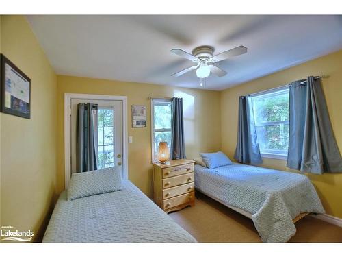 21 47Th Street N, Wasaga Beach, ON - Indoor Photo Showing Bedroom