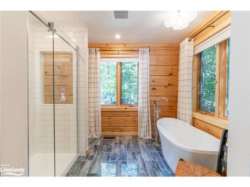 1316 True North Road, Haliburton, ON - Indoor Photo Showing Bathroom