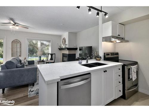 369 Mariners Way, Collingwood, ON - Indoor Photo Showing Kitchen With Double Sink