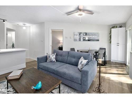 369 Mariners Way, Collingwood, ON - Indoor Photo Showing Living Room