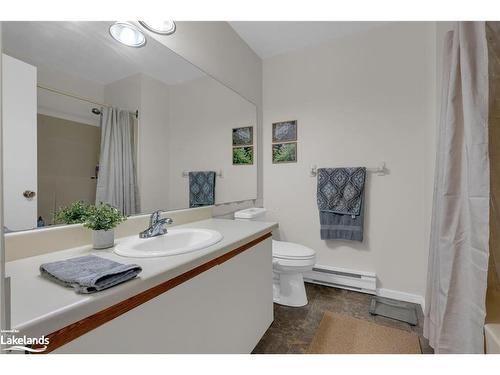 180-49 Trott Boulevard, Collingwood, ON - Indoor Photo Showing Bathroom