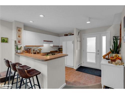 180-49 Trott Boulevard, Collingwood, ON - Indoor Photo Showing Kitchen