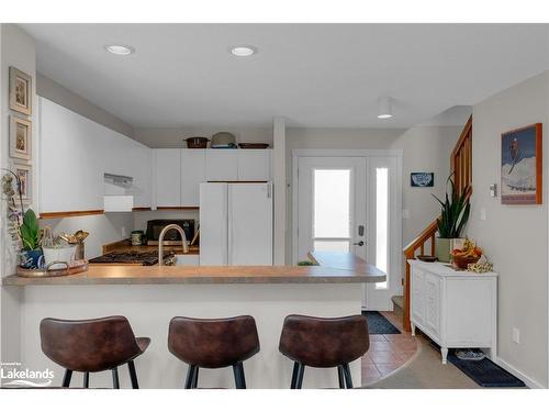 180-49 Trott Boulevard, Collingwood, ON - Indoor Photo Showing Kitchen