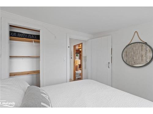 3716 Brunel Road, Lake Of Bays, ON - Indoor Photo Showing Bedroom