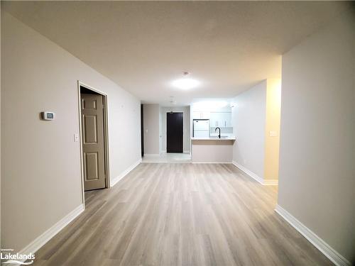 606-23 Hollywood Avenue, Toronto, ON - Indoor