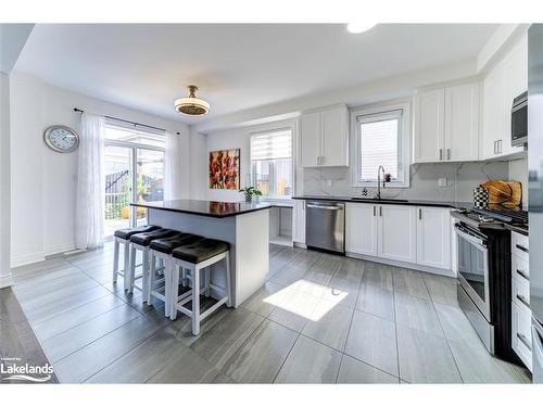 43 Autumn Drive, Wasaga Beach, ON - Indoor Photo Showing Kitchen With Stainless Steel Kitchen With Upgraded Kitchen