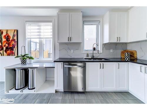 43 Autumn Drive, Wasaga Beach, ON - Indoor Photo Showing Kitchen With Stainless Steel Kitchen With Double Sink