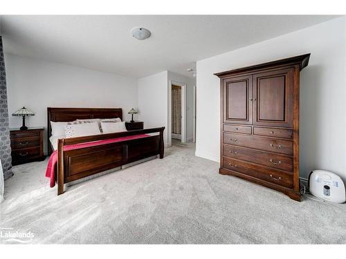 43 Autumn Drive, Wasaga Beach, ON - Indoor Photo Showing Bedroom