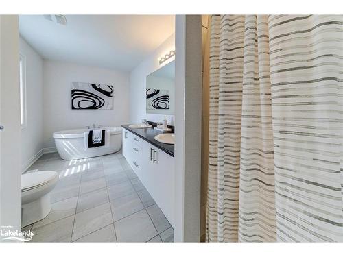 43 Autumn Drive, Wasaga Beach, ON - Indoor Photo Showing Bathroom