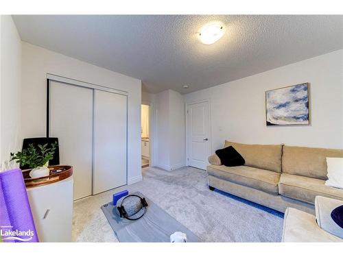 43 Autumn Drive, Wasaga Beach, ON - Indoor Photo Showing Living Room