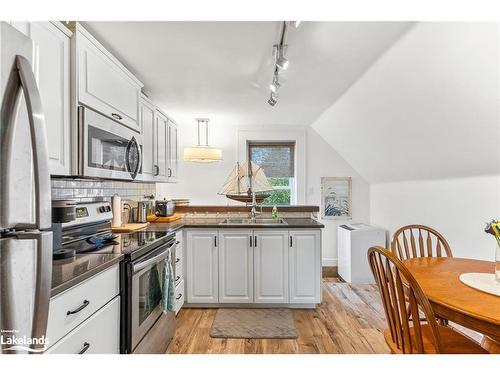 170 Muskoka Road N, Gravenhurst, ON - Indoor Photo Showing Kitchen