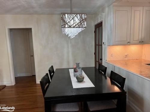 390 Manitoba Street, Bracebridge, ON - Indoor Photo Showing Dining Room