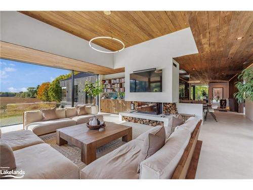 595474 4Th Line, The Blue Mountains, ON -  Photo Showing Living Room