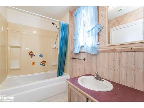 326 Lafontaine Road W, Tiny, ON - Indoor Photo Showing Bathroom