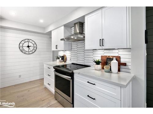 18 Godden Street, Collingwood, ON - Indoor Photo Showing Kitchen