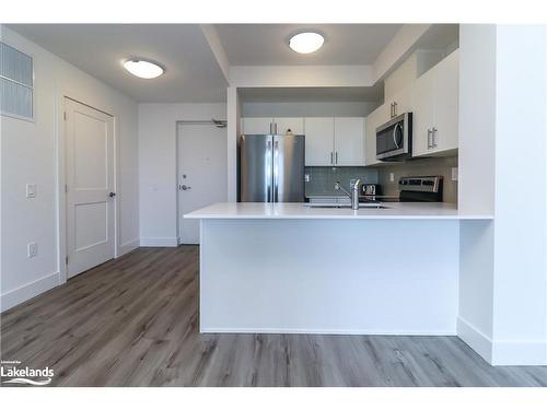 505-4 Kimberly Lane, Collingwood, ON - Indoor Photo Showing Kitchen