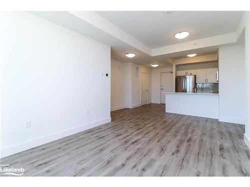 505-4 Kimberly Lane, Collingwood, ON - Indoor Photo Showing Kitchen