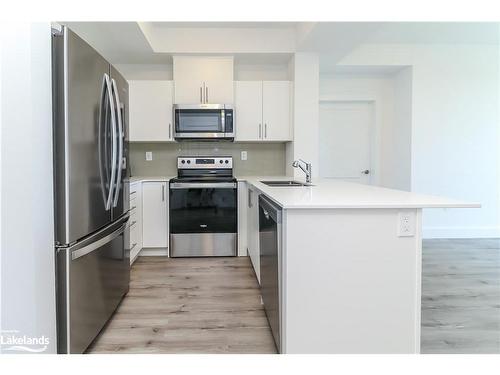 505-4 Kimberly Lane, Collingwood, ON - Indoor Photo Showing Kitchen