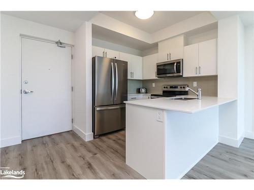 505-4 Kimberly Lane, Collingwood, ON - Indoor Photo Showing Kitchen