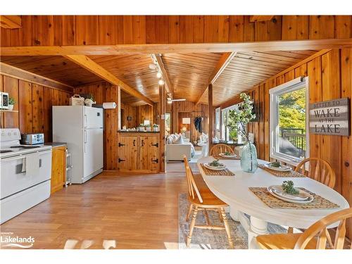 1025 Scout Trail, Port Carling, ON - Indoor Photo Showing Kitchen