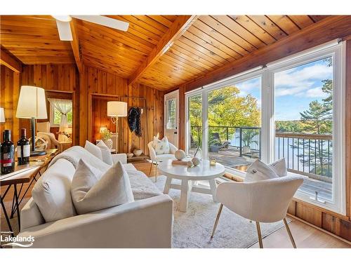 1025 Scout Trail, Port Carling, ON -  Photo Showing Living Room