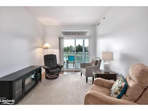 302-34 Bayfield Street, Meaford, ON - Indoor Photo Showing Living Room