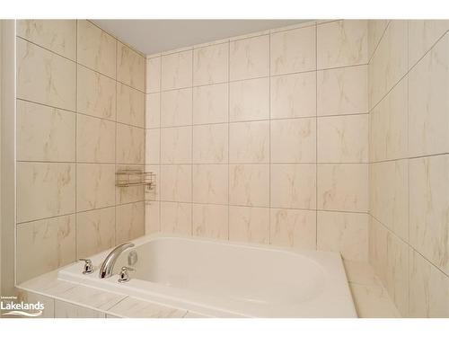 33 Lett Avenue, Collingwood, ON - Indoor Photo Showing Bathroom