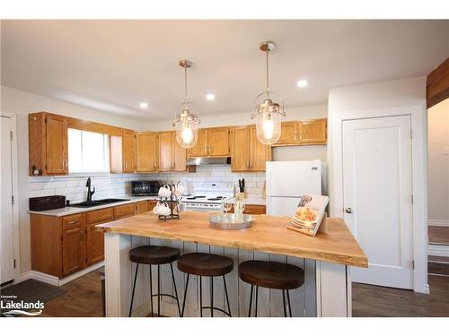 51 Grandview Road, Tay, ON - Indoor Photo Showing Kitchen