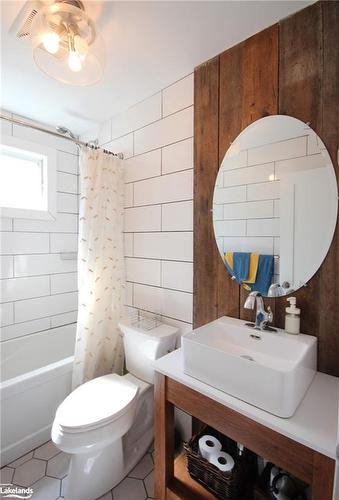 51 Grandview Road, Tay, ON - Indoor Photo Showing Bathroom