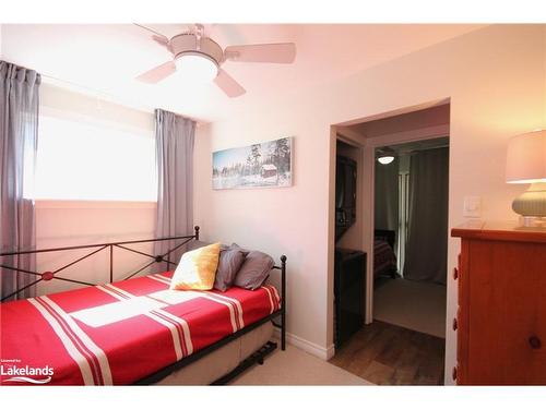 51 Grandview Road, Tay, ON - Indoor Photo Showing Bedroom