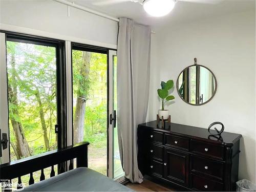 51 Grandview Road, Tay, ON - Indoor Photo Showing Bedroom