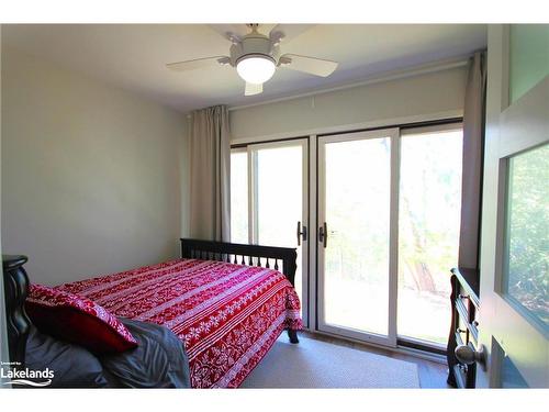 51 Grandview Road, Tay, ON - Indoor Photo Showing Bedroom