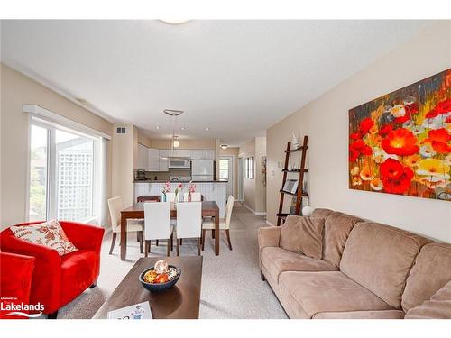 296 Mariners Way, Collingwood, ON - Indoor Photo Showing Living Room