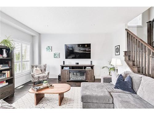 53 Chamberlain Crescent, Collingwood, ON - Indoor Photo Showing Living Room