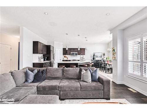 53 Chamberlain Crescent, Collingwood, ON - Indoor Photo Showing Living Room