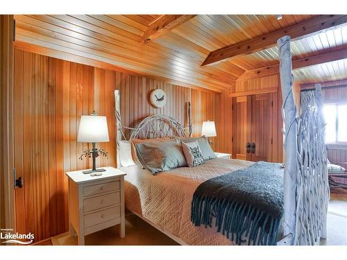 0 M  (Mossy Rock) Island, Port Carling, ON - Indoor Photo Showing Bedroom