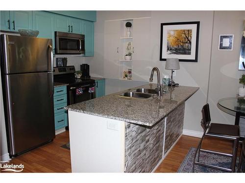 107-3 Brandy Lane Drive, Collingwood, ON - Indoor Photo Showing Kitchen With Double Sink