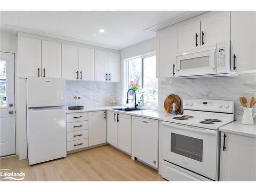 1036 Bagley Road, Gravenhurst, ON - Indoor Photo Showing Kitchen