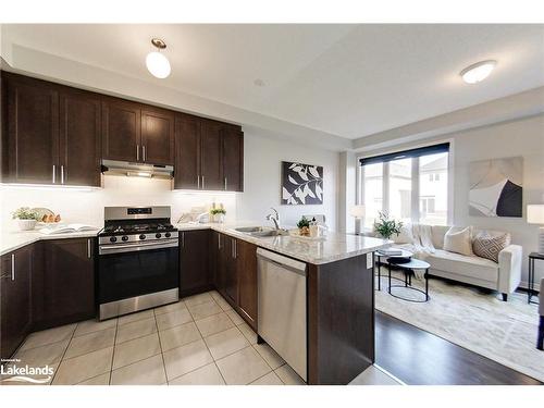 13 Barfoot Street, Collingwood, ON - Indoor Photo Showing Kitchen With Double Sink