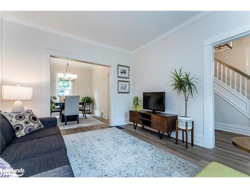 352 Third Street, Midland, ON - Indoor Photo Showing Living Room