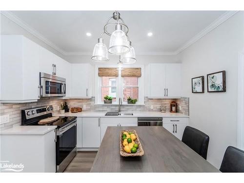 352 Third Street, Midland, ON - Indoor Photo Showing Kitchen