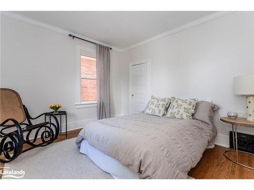 352 Third Street, Midland, ON - Indoor Photo Showing Bedroom