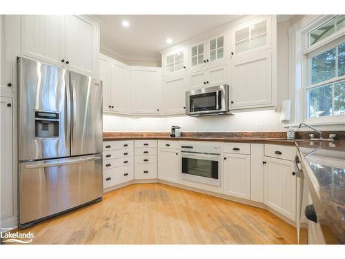 774 Hurontario Street, Collingwood, ON - Indoor Photo Showing Kitchen With Double Sink