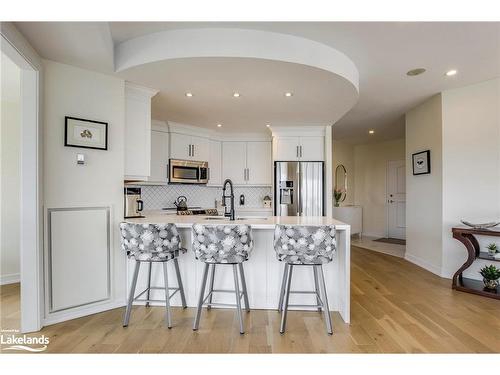 1011-2 Toronto Street, Barrie, ON - Indoor Photo Showing Kitchen With Upgraded Kitchen